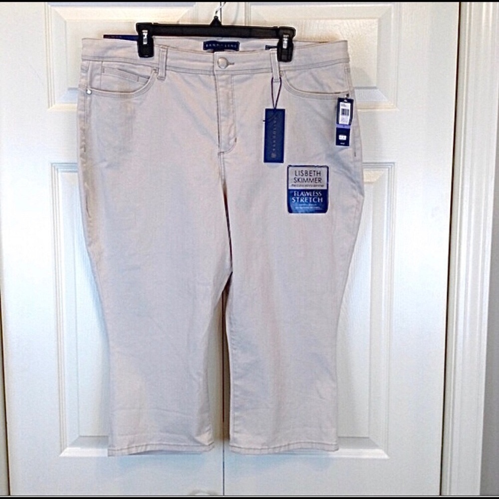 Bandolino LisBeth Skimmer ‘the curvy fit’ 5 pocket front zip tan capris Size 18